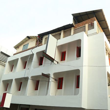 Oyo 6712 Hotel Malabar House Kochi Exterior foto